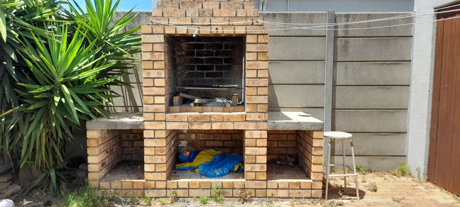 To Let 3 Bedroom Property for Rent in Edgemead Western Cape